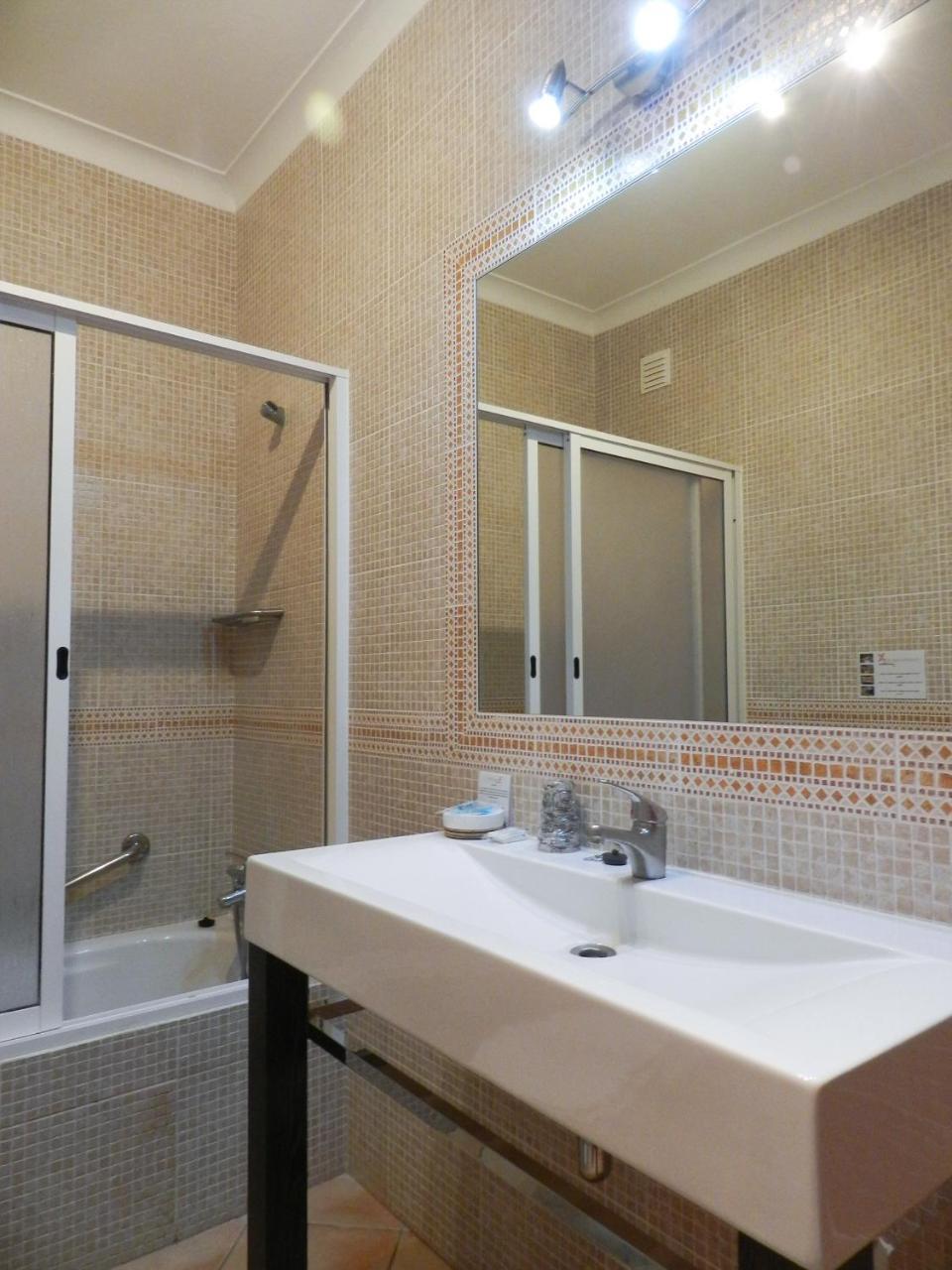 Residencia Julio Hotel Sagres Bagian luar foto